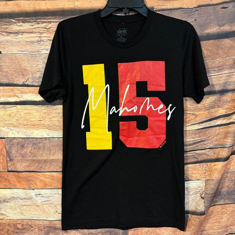 TEXAS TRUE Men's T-Shirt Black XS Mahomes 15 Graphic Blend Short Sleeve Tee